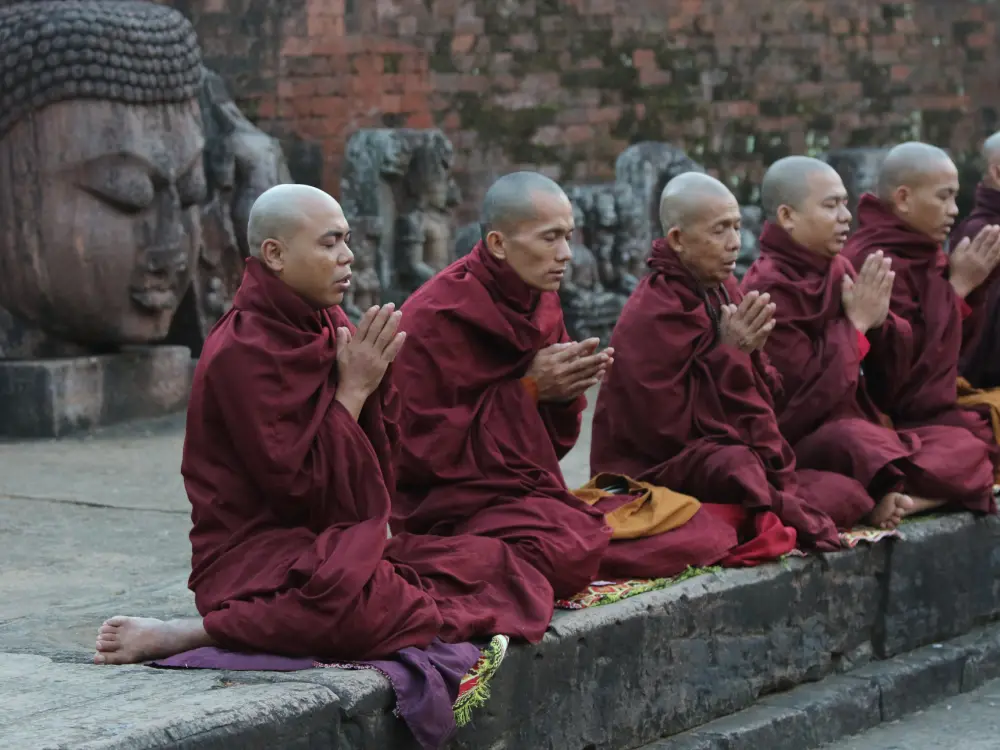 BUDDHIST-PILGRIMAGE-SITES.webp