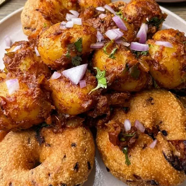 east-od-food-Bara&Aloo-Kasa.webp
