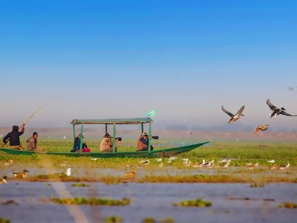 LAKE-trail.webp