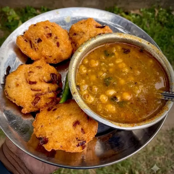 north-od-food-Biri Bara-Ghuguni&Country-Chicken.webp