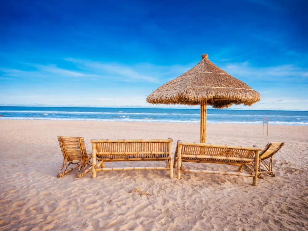 SIGNATURE-BEACH-EXPERIENCES.webp
