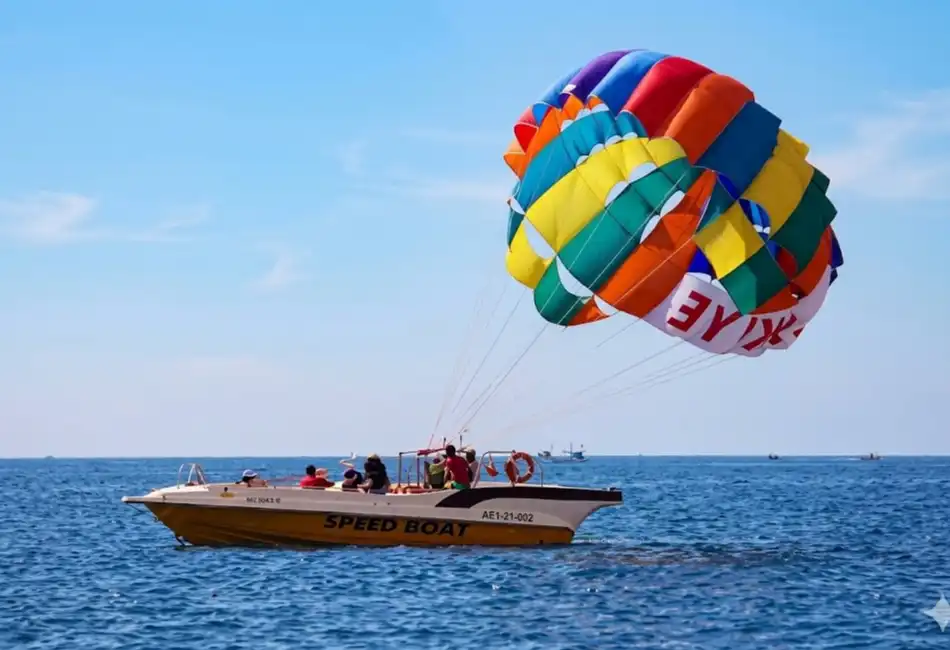 water-coastal-experiences-1.webp